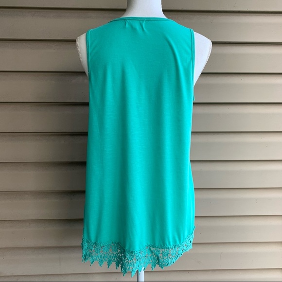 •Thyme & Honey• Sleeveless Crochet Trim Top-Size M - Picture 5 of 8